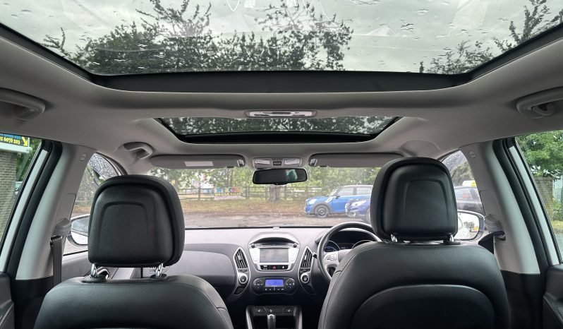 
								4WD 2.0 Diesel_2012 Hyundai ix35_06m MOT_93k Miles_Srvc Hstry_Sat-Nav_Rev CAM_Parking Sensors_Sun-Roof_ x2 Keys_ 3 months Evo Warranty_ full									