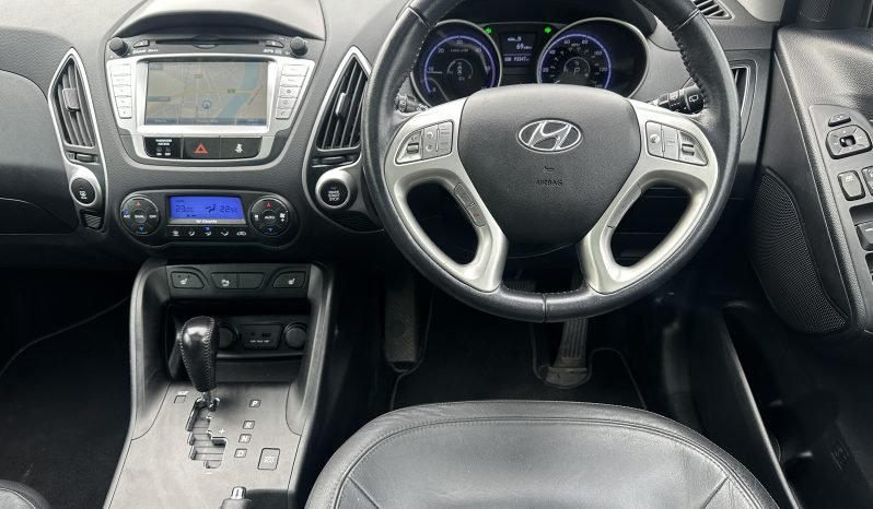 
								4WD 2.0 Diesel_2012 Hyundai ix35_06m MOT_93k Miles_Srvc Hstry_Sat-Nav_Rev CAM_Parking Sensors_Sun-Roof_ x2 Keys_ 3 months Evo Warranty_ full									