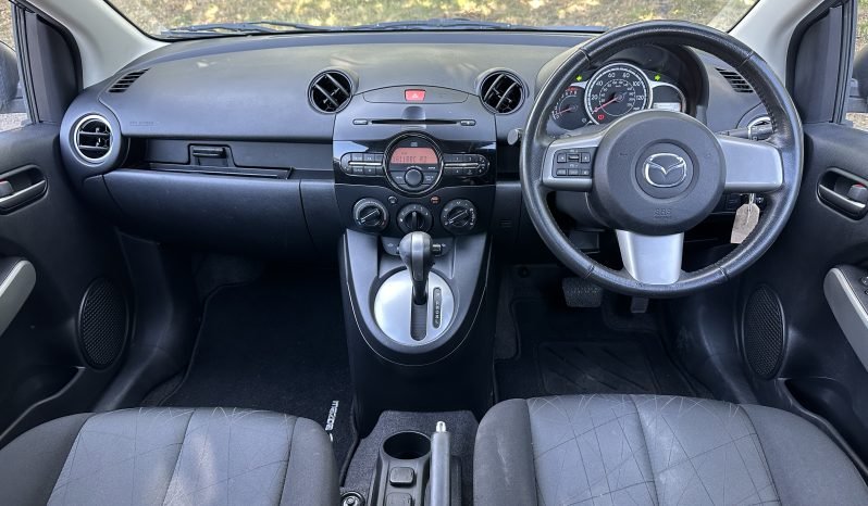 
								AUTOMATIC_1.5 Petrol_2011 Mazda 2_12months MOT_86k Miles_Servic Hist0ry_Parking-Sensors_x2 Keys full									