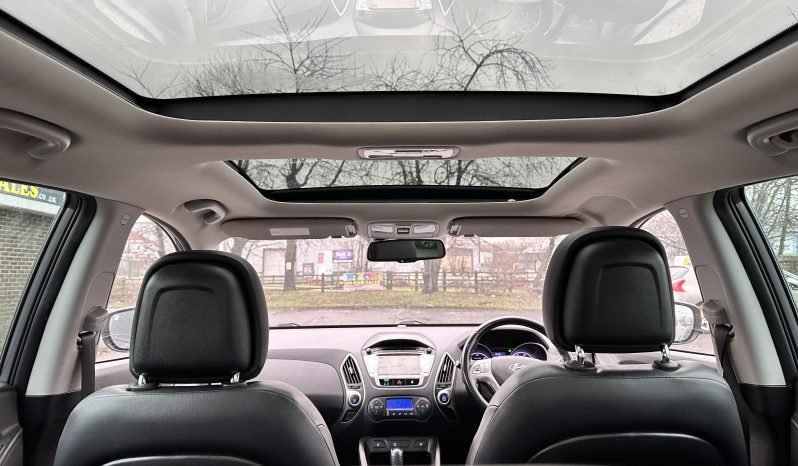 
								AUTOMATIC_4WD 2.0 Diesel_2013 Hyundai ix35_12m MOT_114k Miles_Srvc Hstry_Sat-Nav_P-Snsrs_3 months Warranty full									