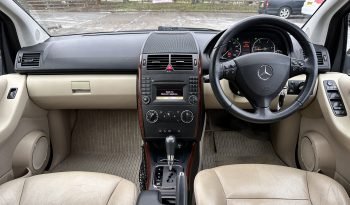 
									AUTOMATIC_2.0 Diesel 2011 Mercedes Benz A180_12m MOT_90k Mile_Top Specs_x2 Keys full								