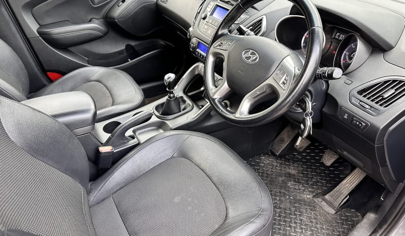 
								MANUAL_4WD 2.0 Diesel_2015 Hyundai ix35_12m MOT_94k Miles_Srvc Hstry_Towbar_3 months Evo Warranty full									