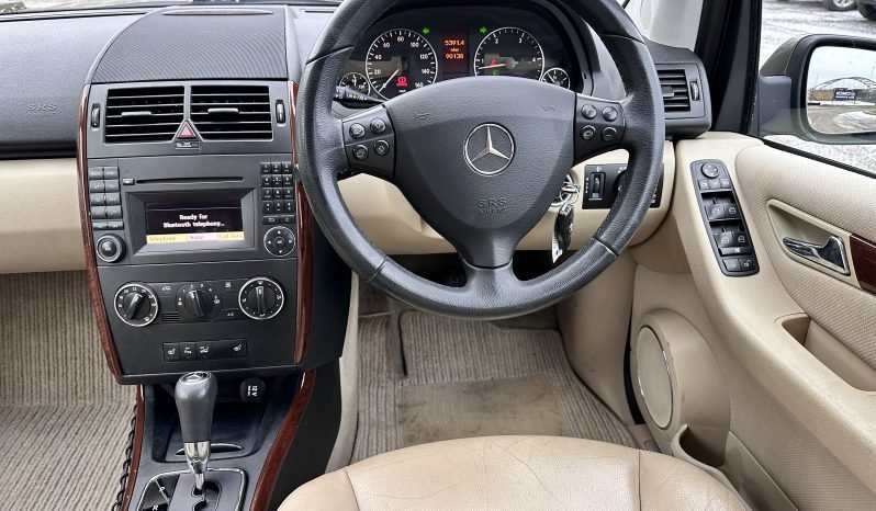 
								AUTOMATIC_2.0 Diesel 2011 Mercedes Benz A180_12m MOT_90k Mile_Top Specs_x2 Keys full									