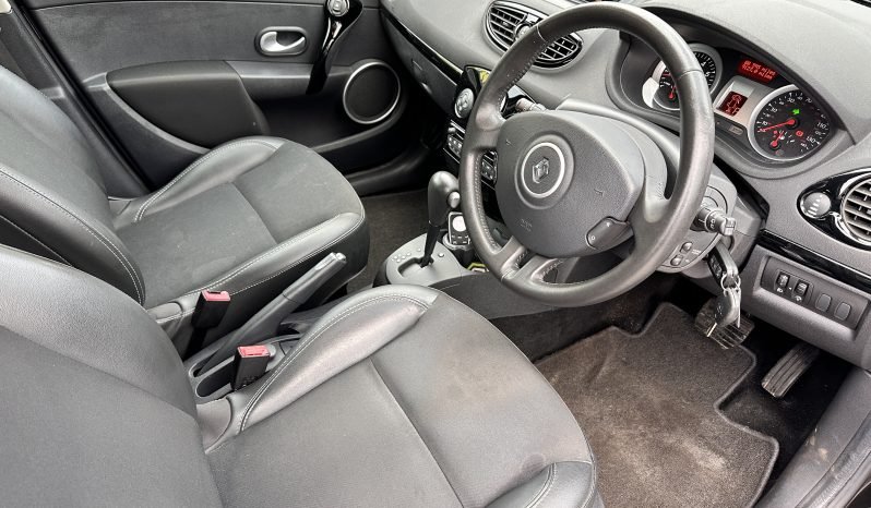 
								AUTOMATIC_1.6 Petrol_2012 Renault Clio_60k Miles_09m MOT_Srvc Hstry_Sat-Nav_P-Snsrs_3 months EVo Warranty full									