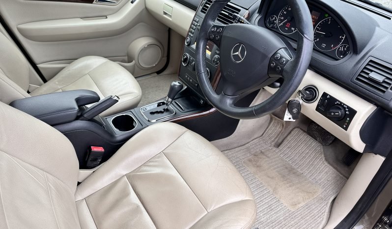 
								AUTOMATIC_2.0 Diesel 2011 Mercedes Benz A180_12m MOT_90k Mile_Top Specs_x2 Keys full									