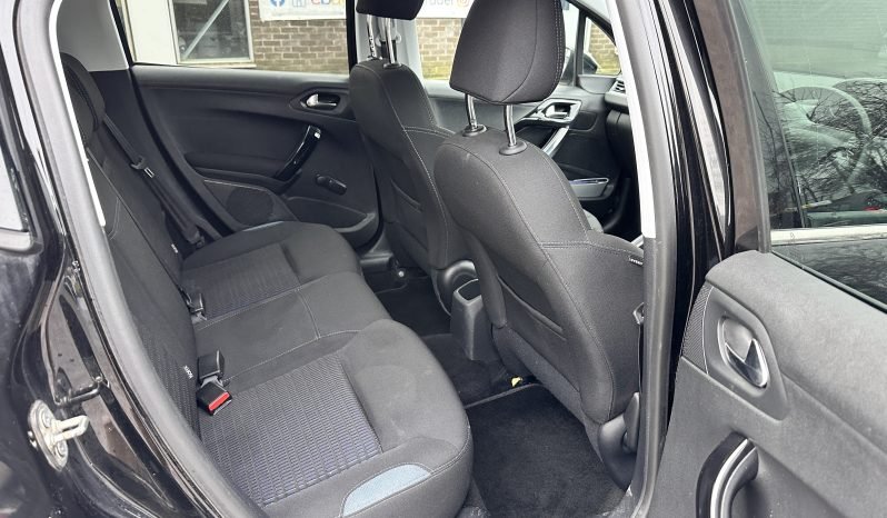 
								AUTOMATIC_1.6 Petrol_2013 Peugeot 208_45k Miles_6m MOT_Srvc Hstry_Bluetooth_x2 Keys_3 months Evo Warranty_ full									