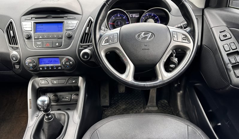
								MANUAL_4WD 2.0 Diesel_2015 Hyundai ix35_12m MOT_94k Miles_Srvc Hstry_Bluetooth_Towbar_3 months Evo Warranty_ full									