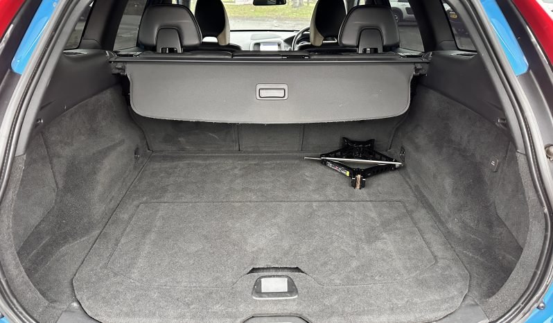 
								AUTOMATIC AWD_2.4 DIESEL 2012 Volvo XC60_10m MOT_112k Miles_Sat-Nav_Bluetooth_Luxury Specs_x2 Keys_3 months Evo Warranty_ full									