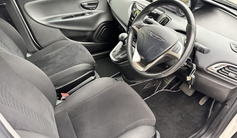 
								AUTOMATIC_0.9 Petrol_2014 Chrysler Ypsilon_£20 Tax_10m MOT_44k Miles_Srvc Hstry_Parking sensors_Bluetooth_x2 Keys_3rd Party Warranty (Optional) full									