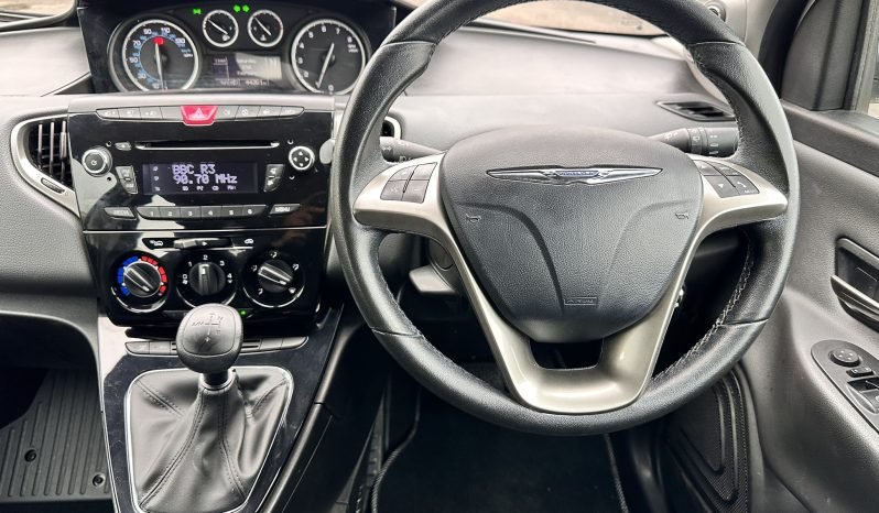 
								AUTOMATIC_0.9 Petrol_2014 Chrysler Ypsilon_£20 Tax_10m MOT_44k Miles_Srvc Hstry_Parking sensors_Bluetooth_x2 Keys_3rd Party Warranty (Optional) full									