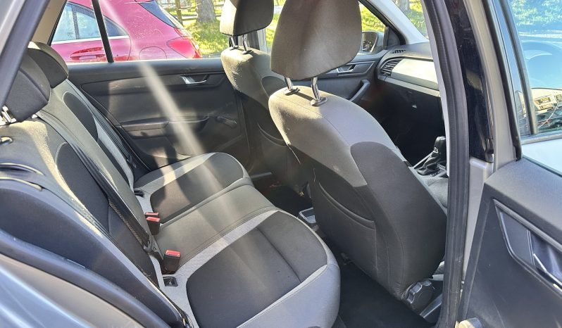 
								AUTOMATIC_1.2 Petrol_2016 Skoda Fabia_£20 Tax_09m MOT_101k Miles_Srvc Hstry_Parking Sensors_x2 Keys_3 months Warranty full									