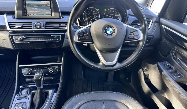 
								AUTOMATIC_HYBRID_2017 BMW 225-Xe_12m MOT_118k Miles_Sat-Nav_Full Leather_Parking Sensors_x2 Keys_3 months Warranty full									