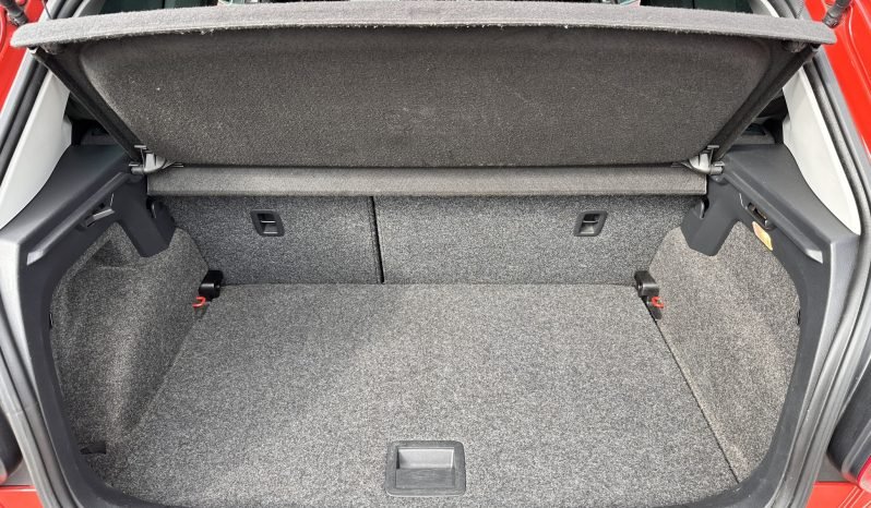 
								AUTOMATIC_1.4 Petrol_2013 VW Polo_07m MOT_115k Miles_Service History_CarPlay_Parking Sensors_3 months Warranty £100 full									