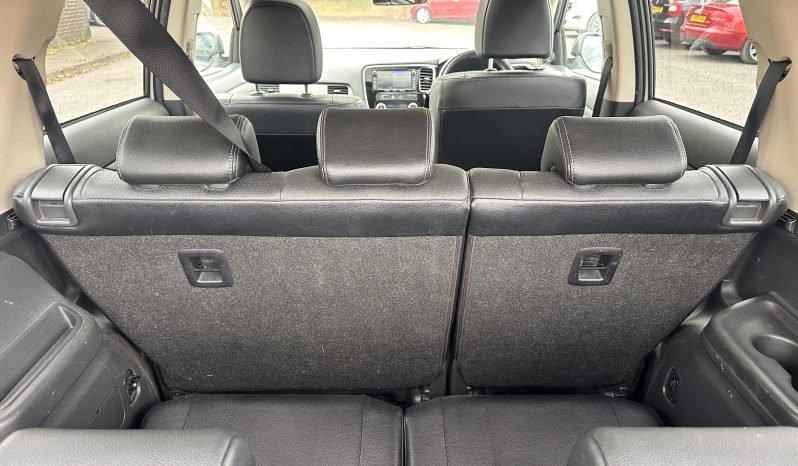
								AUTOMATIC_7 SEATER_2.3 Diesel_4WD_2014 Mitsubishi Outlander_12m MOT_106k Mile_Luxury Specs SUV_3 months Warranty* full									