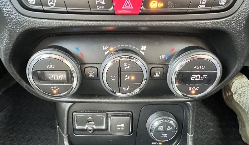
								AUTOMATIC_4WD_2.0 Diesel ULEZ_2016 Jeep Renegade_12m MOT_112k Miles_Luxury Specs_Sat-Nav_Full Leather_P-Sensors_3 month Warranty_ full									