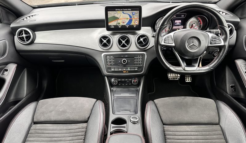 
								AUTOMATIC_2.1 Diesel 2015 Mercedes Benz AMG-GLA_AWD_ULEZ_12m MOT_120k Miles_Luxury Car_FXD PRICE full									